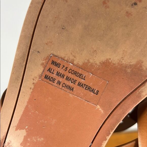 Dolce Vita Brown Sandals with Thong Design and Perforated Straps - Picture 7 of 8